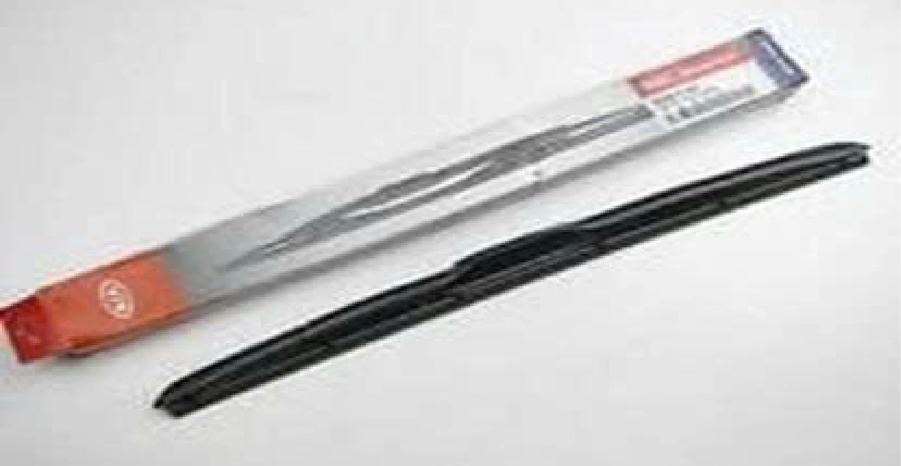 CHỔI GẠT NƯỚC TRƯỚC, TRÁI-KIA QUORIS-2010